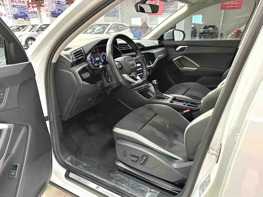 Audi Q3 2021 35 TFSI Fashionable and Dynamic купить на сайте DeffCars