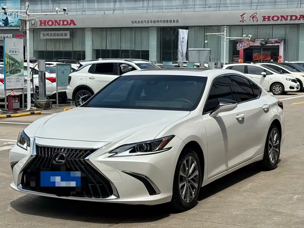 Lexus ES 2022 300h Excellence Edition купить на сайте DeffCars