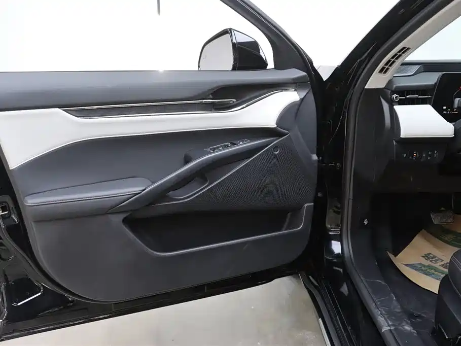 Mondeo 2022 facelift EcoBoost 245 luxury model купить на сайте DeffCars