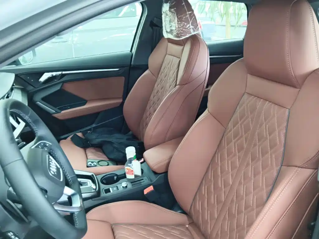 Audi A3 2026 Sportback 35TFSI Flying Spur Premium + Deluxe Choice Pack купить на сайте DeffCars