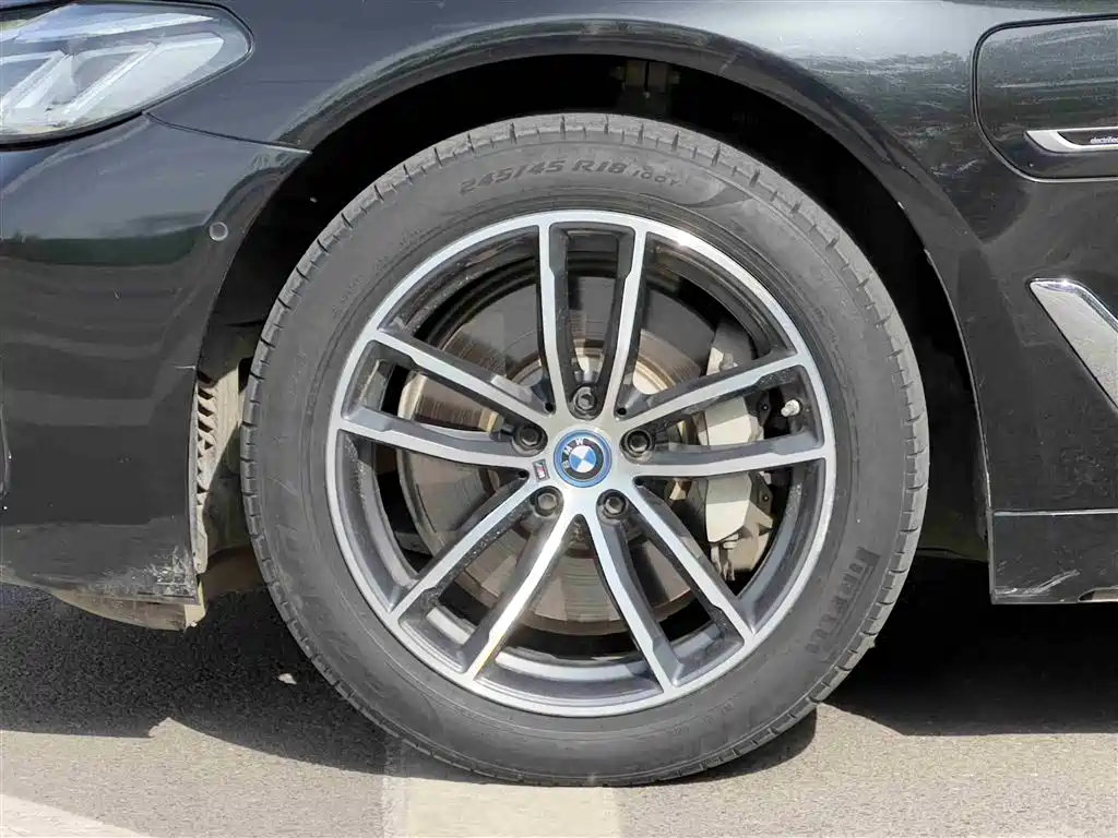 BMW 5 Series New Energy 2022 535Le Pioneer Edition M Sports Package купить на сайте DeffCars