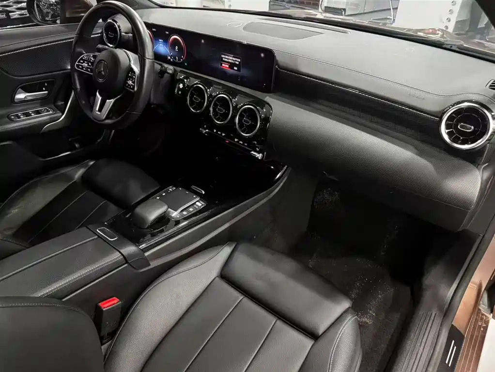 Mercedes-Benz A-Class 2020 Facelift A 200 L Sports Sedan Dynamic Type купить на сайте DeffCars