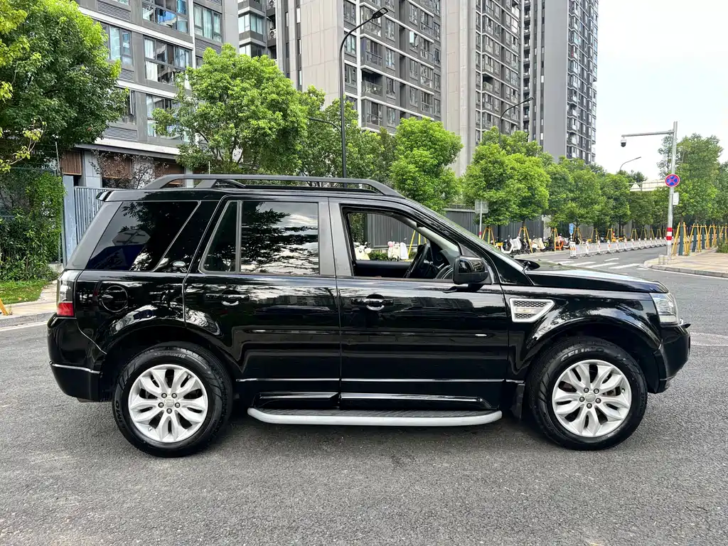 Freelander 2 2014 2.0T Si4 HSE gasoline version купить на сайте DeffCars