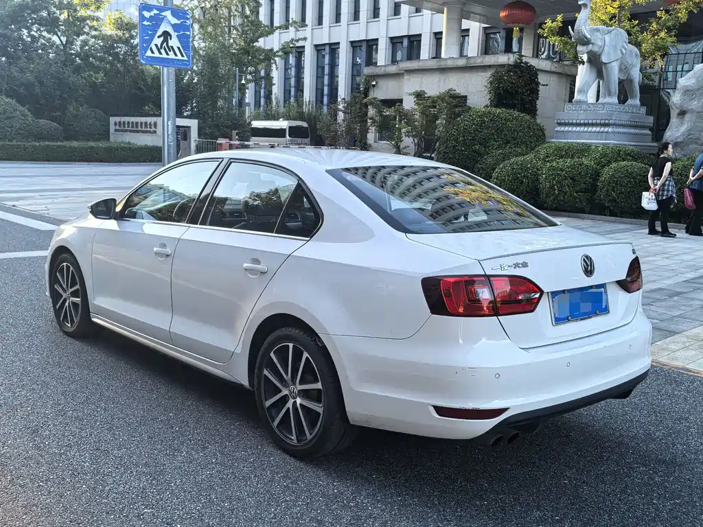Sagitar 2013 2.0TSI GLI купить на сайте DeffCars