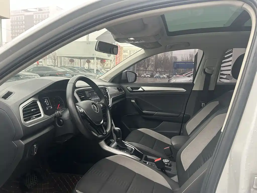 T-ROC 2021 280TSI DSG two-wheel drive elite intelligent version купить на сайте DeffCars