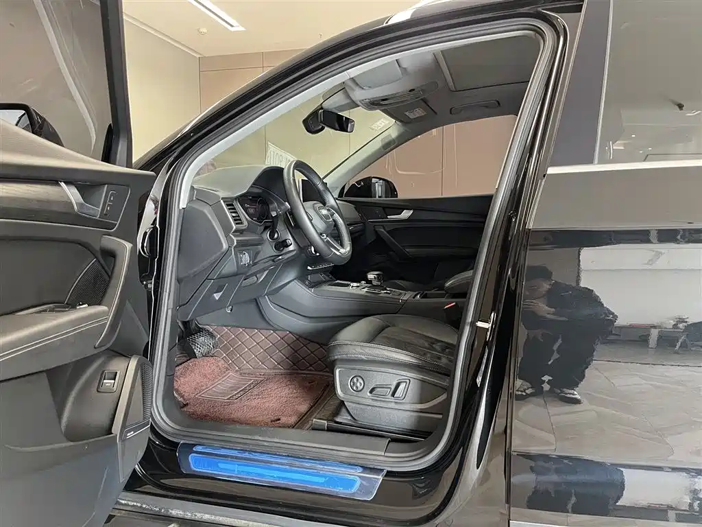 Audi Q5L 2020 45 TFSI exclusive and elegant model купить на сайте DeffCars