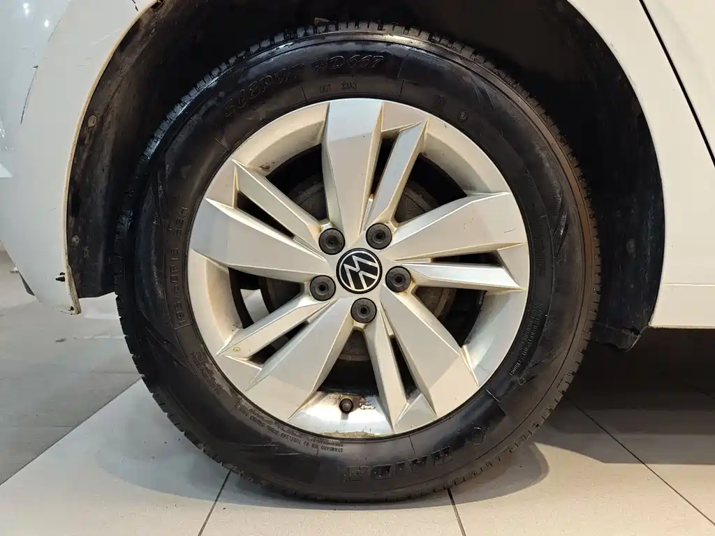 Polo 2023 facelift Plus 1.5L automatic indulgence version купить на сайте DeffCars