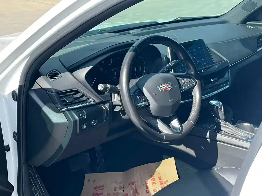 Cadillac CT4 2021 28T Fashion Model купить на сайте DeffCars