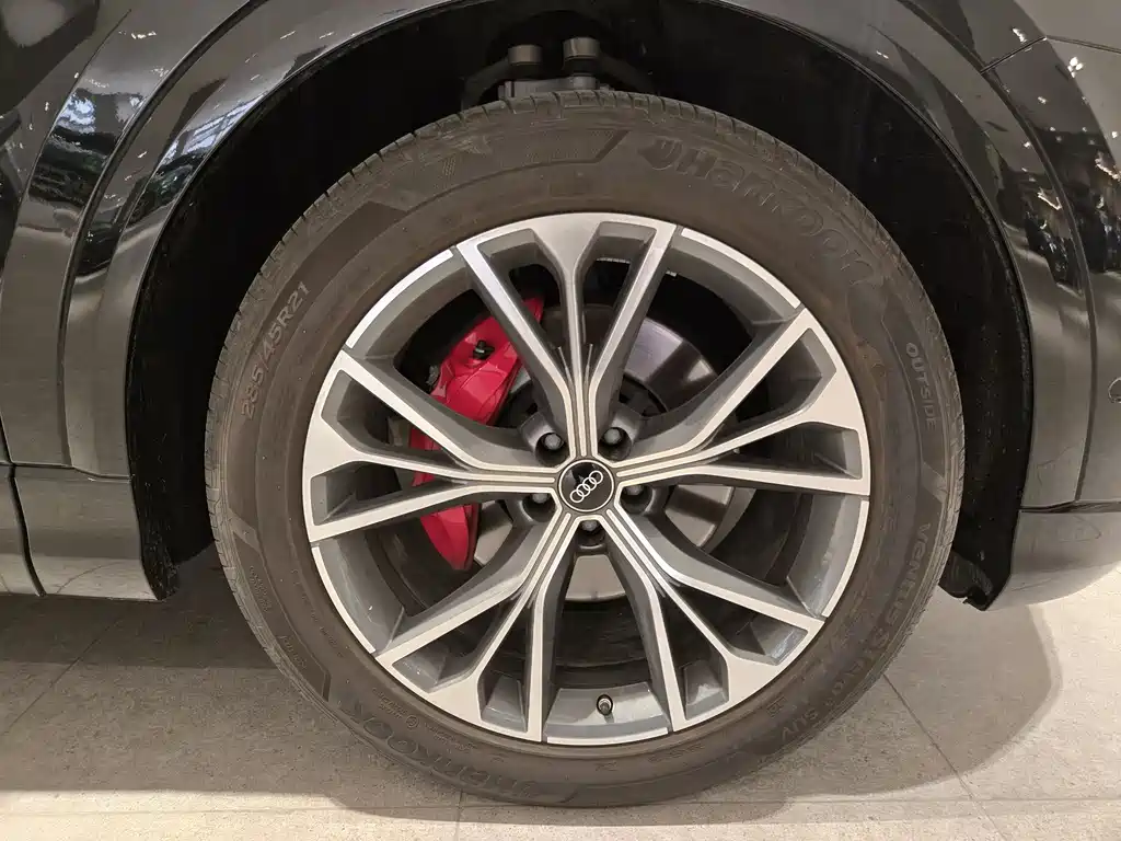 Audi Q8 2023 55 TFSI Premium Dynamic Model купить на сайте DeffCars