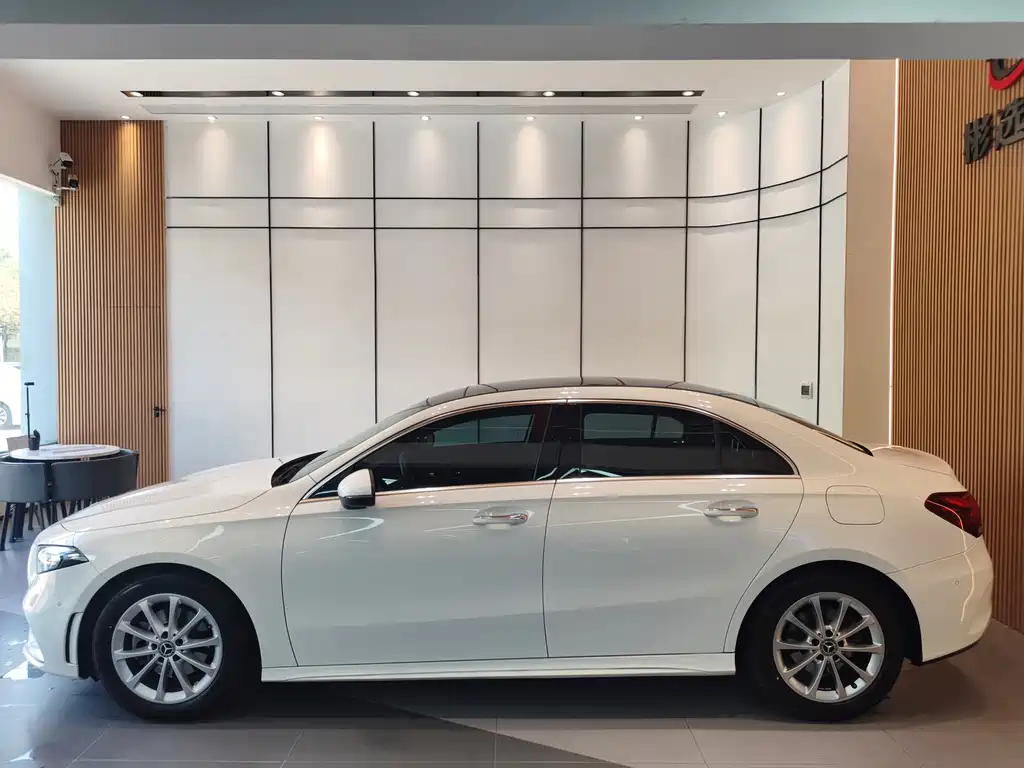 Mercedes-Benz A-Class 2020 Facelift A 200 L Sports Sedan Fashionable купить на сайте DeffCars