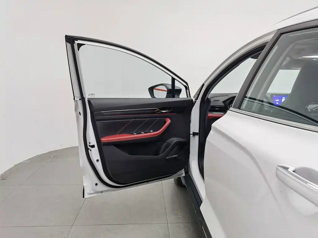 Emgrand S 2021 1.4T CVT flagship model купить на сайте DeffCars