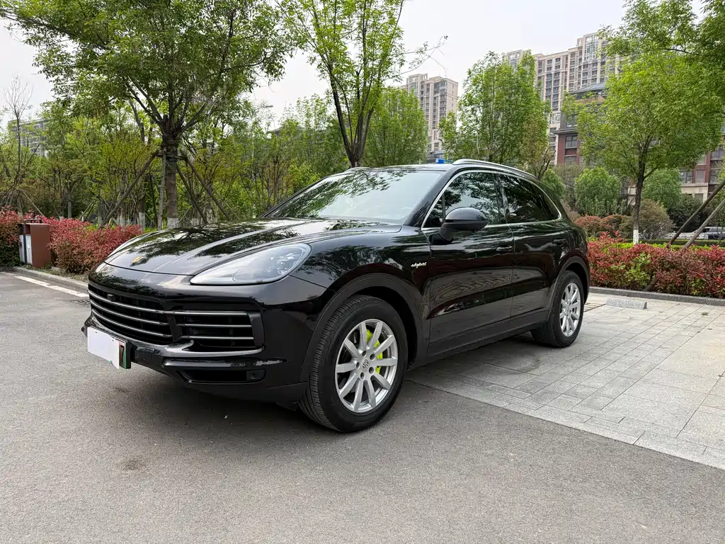 Cayenne New Energy 2021 Cayenne E-Hybrid 2.0T купить на сайте DeffCars