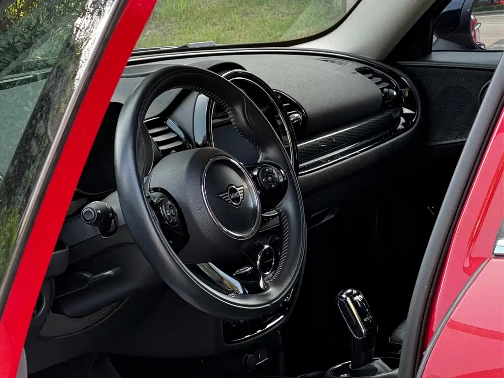 CLUBMAN 2021 1.5T COOPER Connoisseur купить на сайте DeffCars