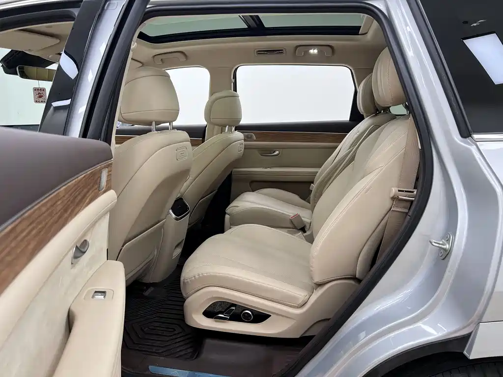 Wenjie M7 2024 1.5T rear drive Plus version 6 seats купить на сайте DeffCars