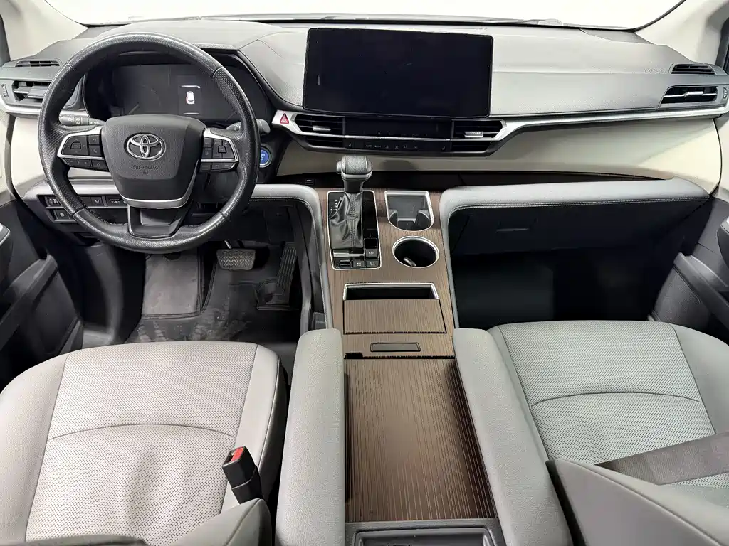 Grevia 2024 2.5L Hybrid Premium PLUS Edition купить на сайте DeffCars