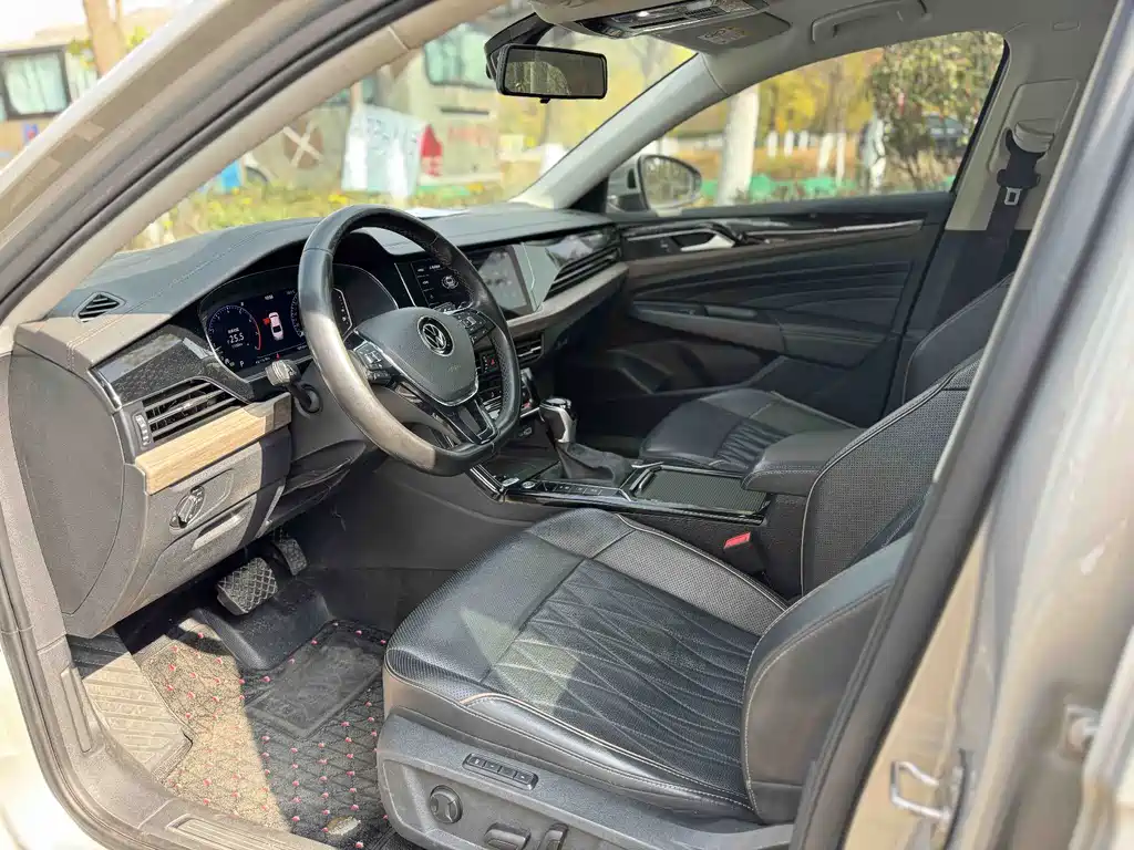 Passat 2019 330TSI Deluxe Edition National VI купить на сайте DeffCars