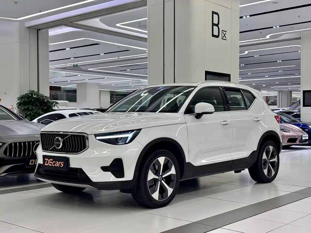 Volvo XC40 2025 B4 four-wheel drive Zhiyuan luxury version купить на сайте DeffCars
