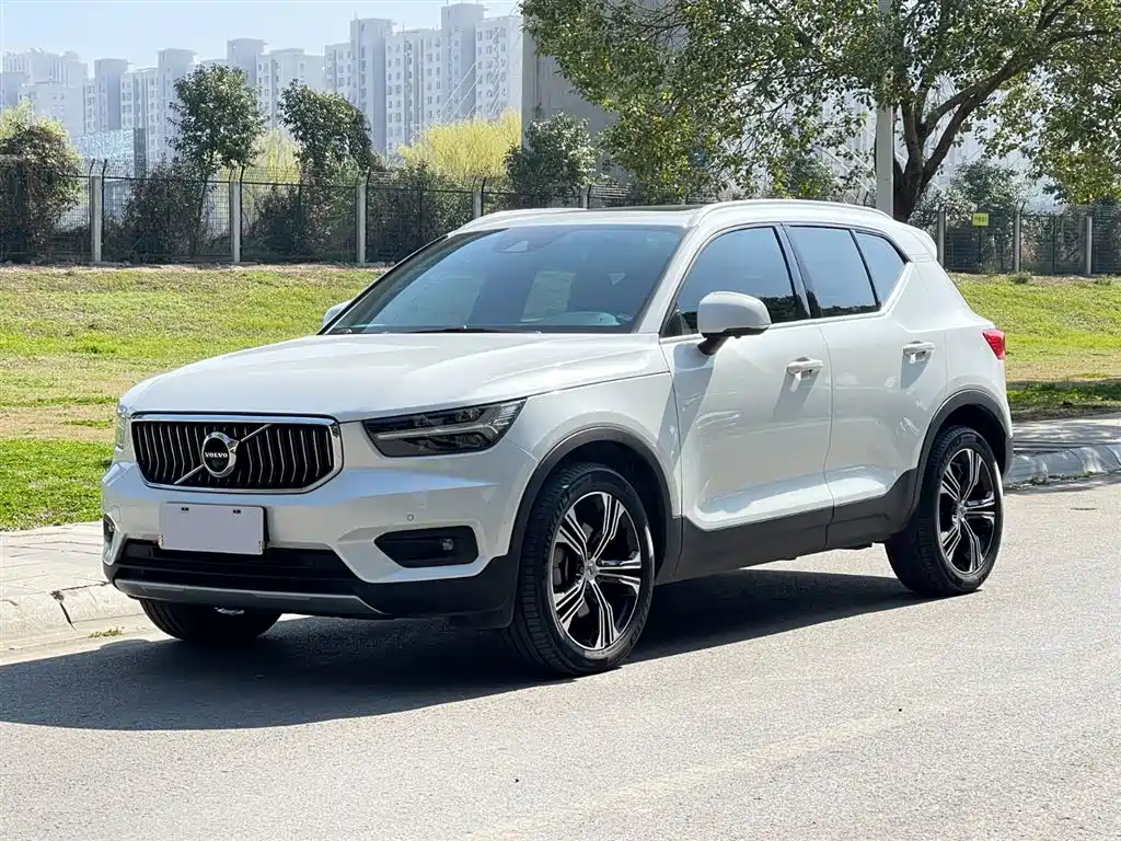 Volvo XC40 2020 T4 four-wheel drive Zhiyuan Sport Edition купить на сайте DeffCars