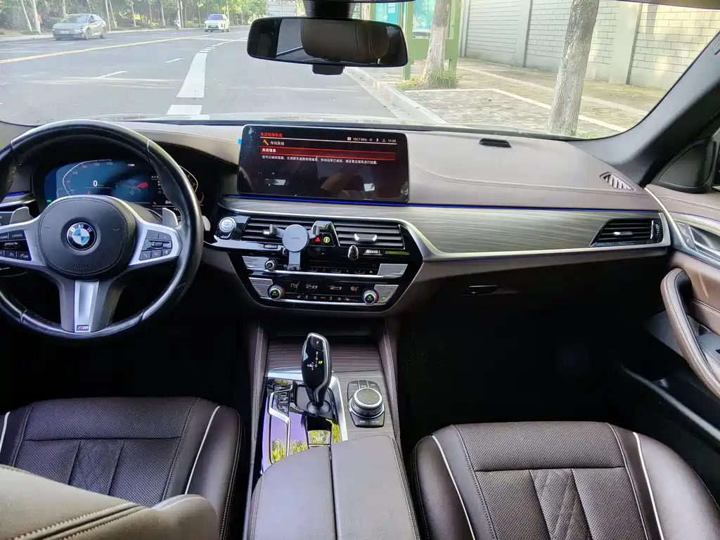 BMW 5 Series 2022 facelift 2 530Li leading M sports package купить на сайте DeffCars