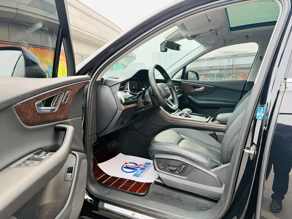 Audi Q7 2021 45 TFSI quattro S line sports купить на сайте DeffCars