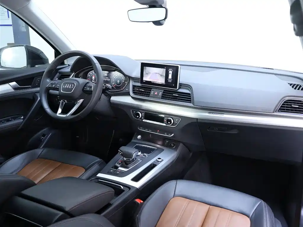 Audi Q5L 2020 40 TFSI enjoys fashionable style купить на сайте DeffCars