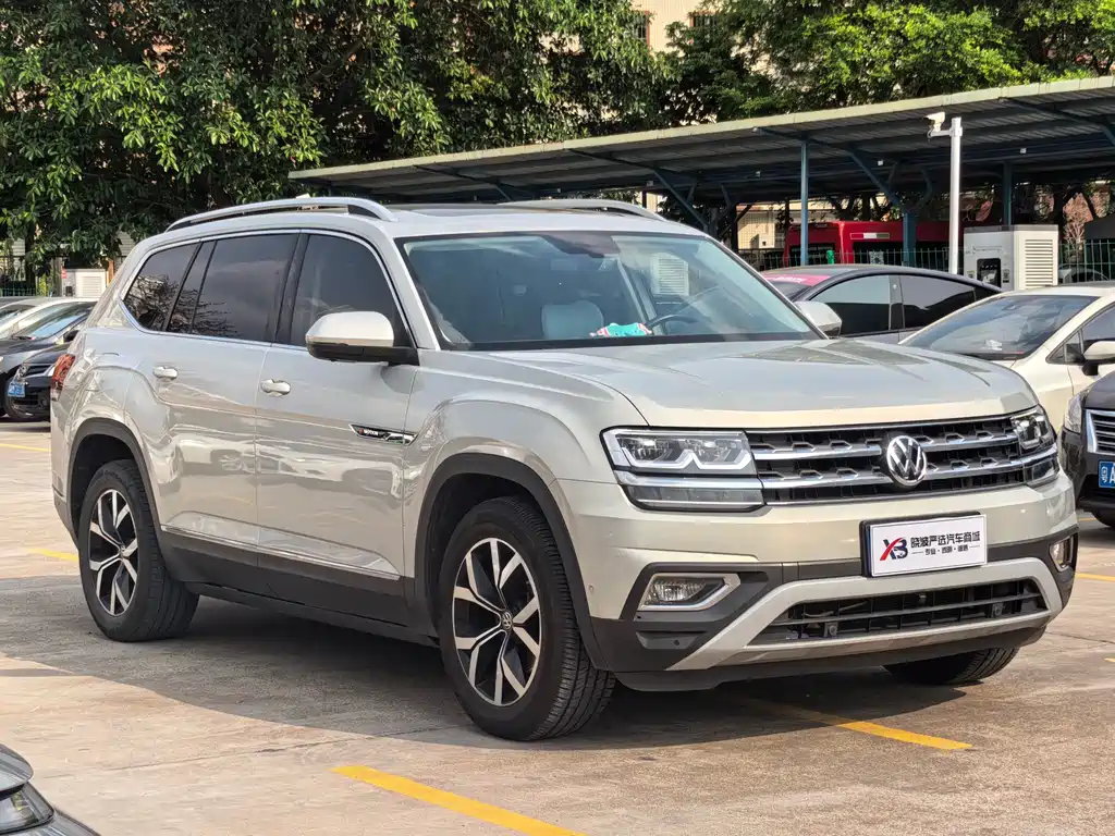 Touron 2017 380TSI four-wheel drive luxury version купить на сайте DeffCars