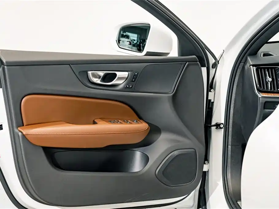 Volvo S60 2024 B4 Zhiyuan Luxury Edition купить на сайте DeffCars