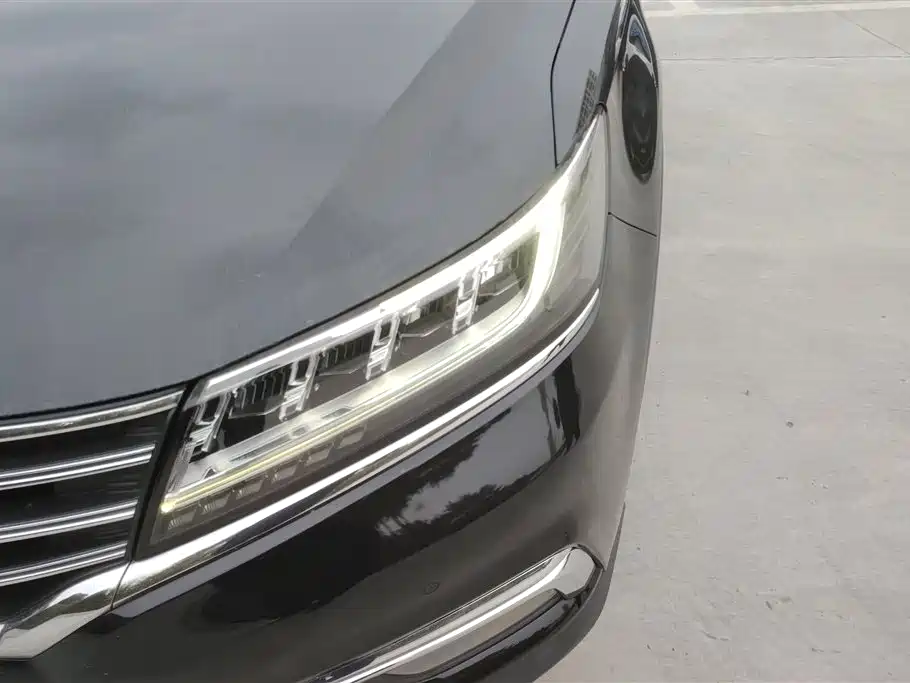 Roewe RX5 2017 20T two-wheel drive automatic Internet smart version купить на сайте DeffCars