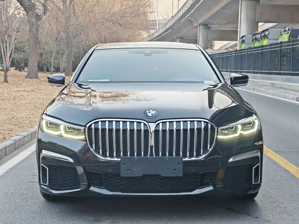 BMW 7 Series 2021 730Li M Sports Package купить на сайте DeffCars