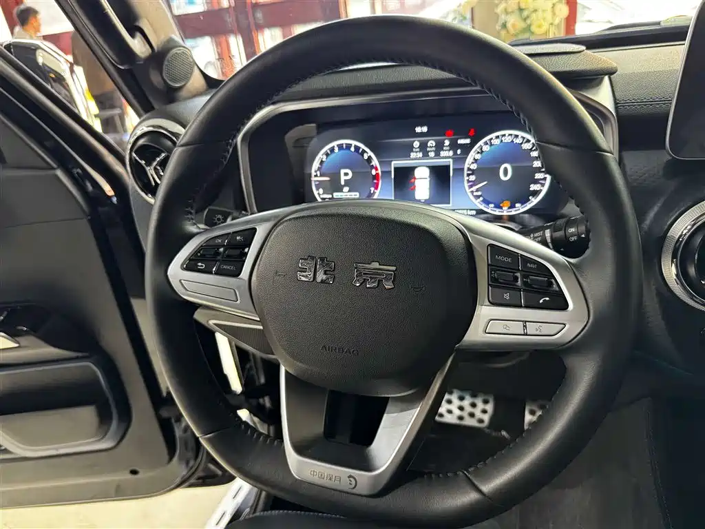 Beijing off-road BJ40 2023 2.0T automatic four-wheel drive city hunter version knight type купить на сайте DeffCars