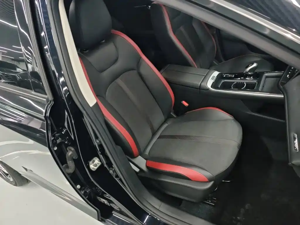 Yixuan max 2023 1.5T Ultra Daddy Edition купить на сайте DeffCars