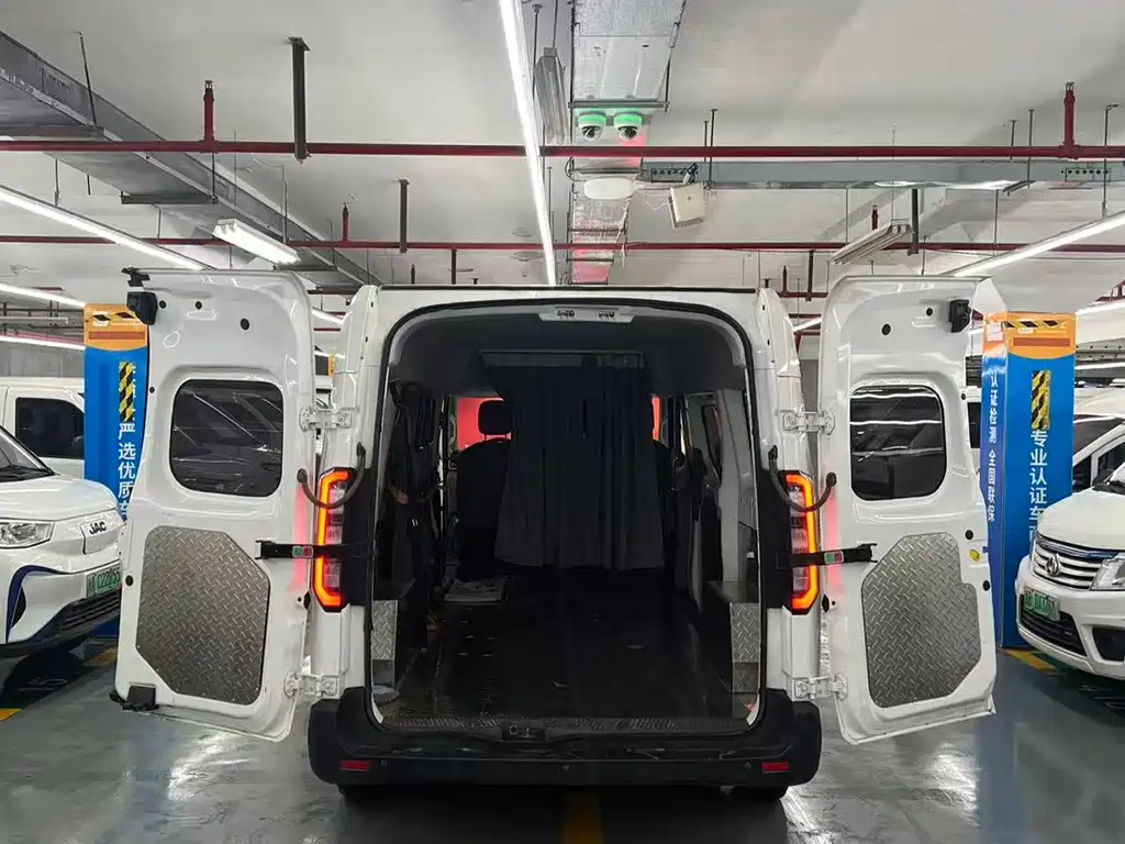 Jinbei Long-range super VAN 2024 Yucheng version bottom bracket mid-top 83kWh купить на сайте DeffCars