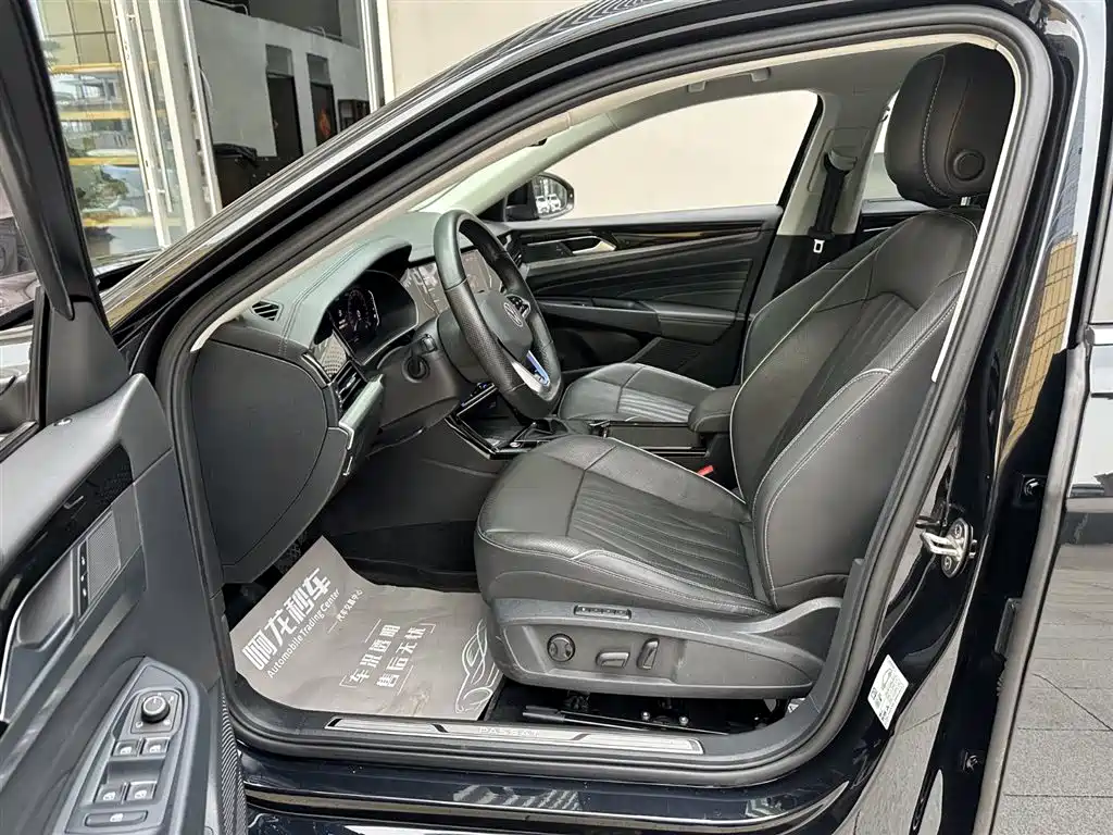 Passat 2023 facelift 330TSI luxury version купить на сайте DeffCars