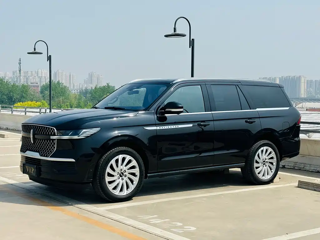 Navigator 2025 3.5T President Edition купить на сайте DeffCars