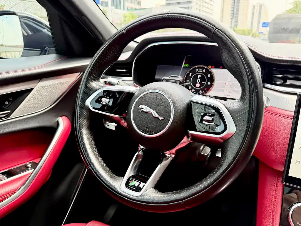 Jaguar F-PACE 2021 250PS R-Dynamic S купить на сайте DeffCars