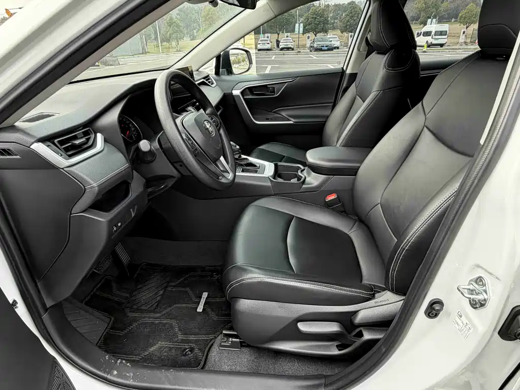 RAV4 Rongfang 2023 2.0L CVT two-wheel drive urban version купить на сайте DeffCars