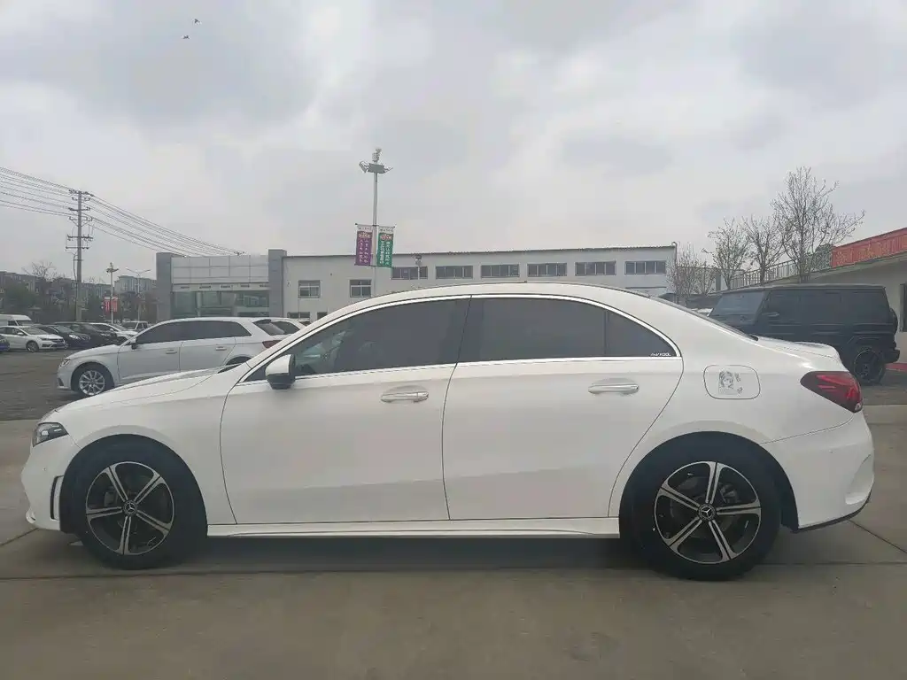 Mercedes-Benz A-Class 2022 Facelift Three A 200 L Sports Sedan Fashionable купить на сайте DeffCars