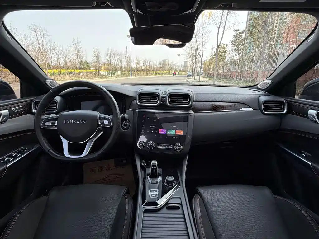Lynk & Co 03 2019 2.0TD Automatic Pro Edition купить на сайте DeffCars