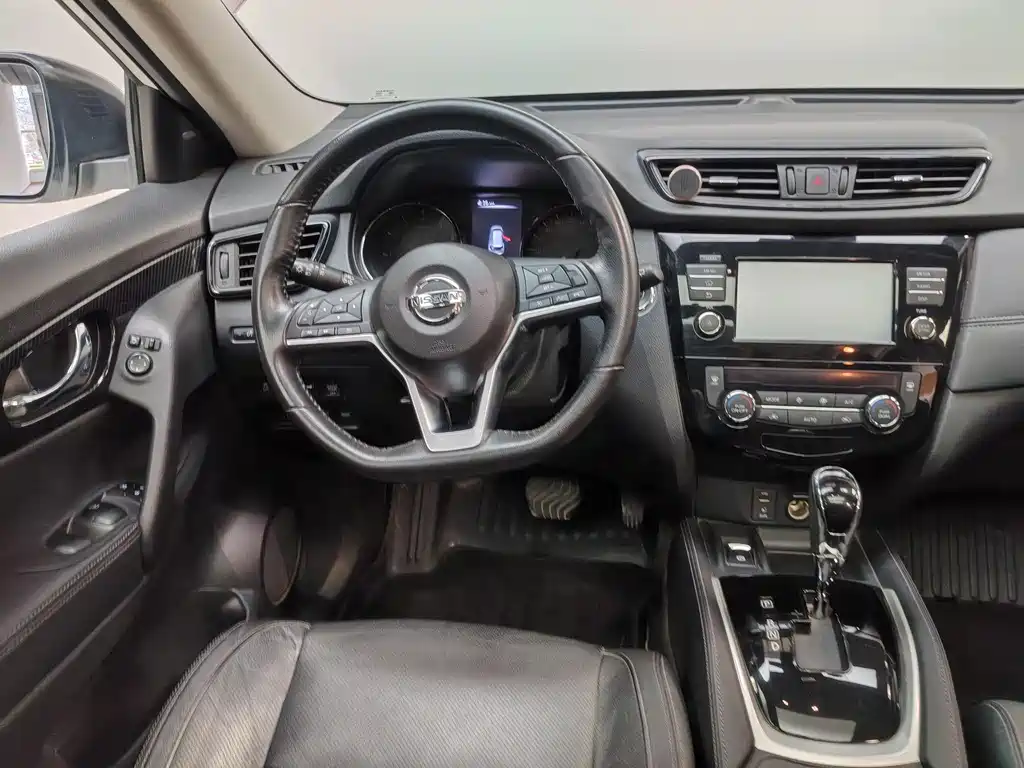 X-Trail 2017 2.5L CVT Deluxe Edition 4WD купить на сайте DeffCars