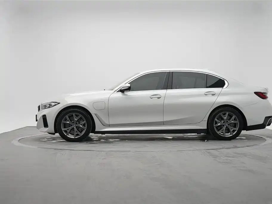 BMW i3 2022 eDrive 35 L купить на сайте DeffCars