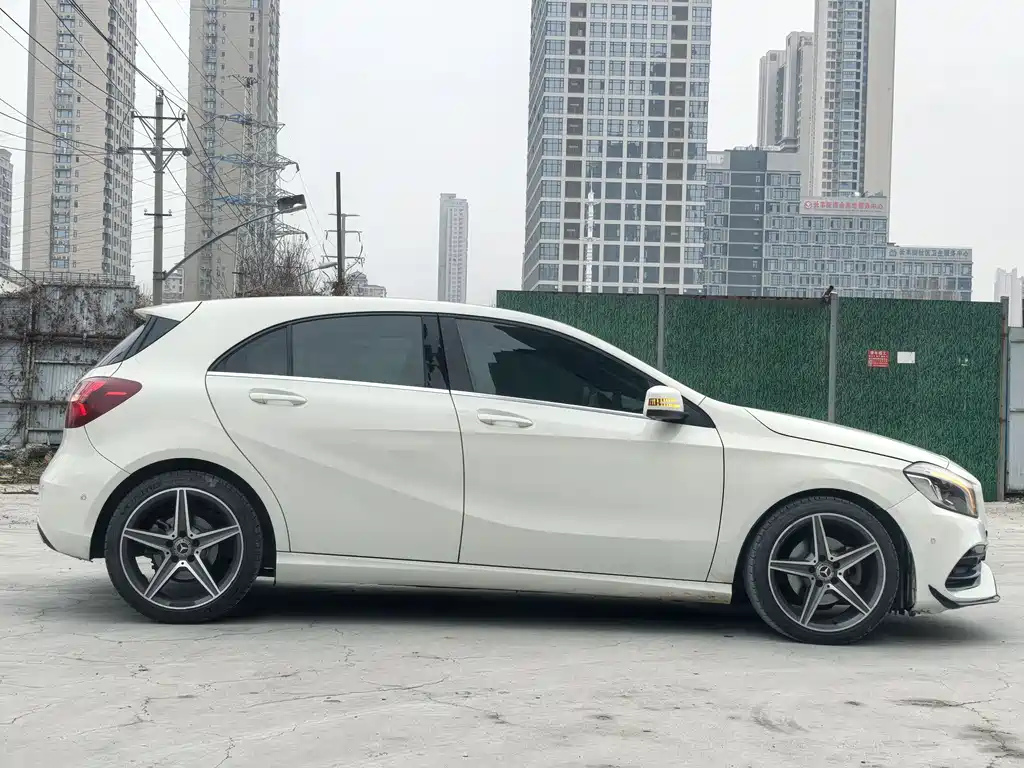 Mercedes-Benz A-Class Import 2016 A 200 Fashion Model купить на сайте DeffCars