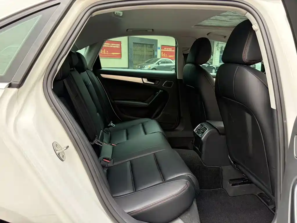Audi A4L 2015 35 TFSI automatic standard купить на сайте DeffCars