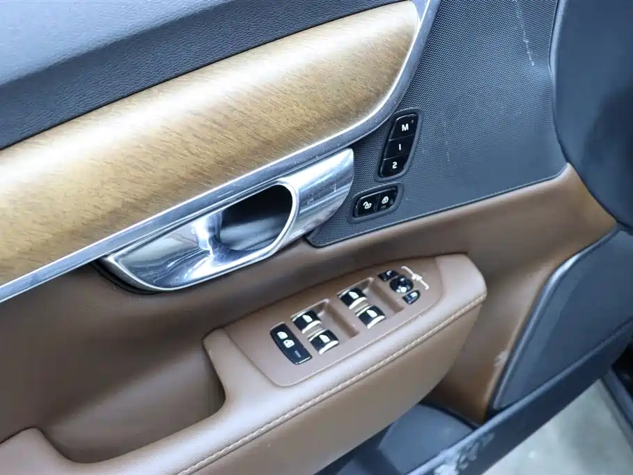 Volvo S90 2024 B5 Zhiyi Luxury Edition купить на сайте DeffCars
