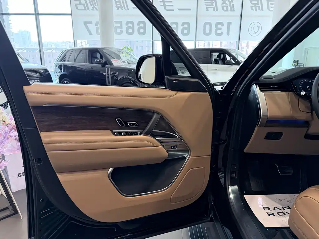 Range Rover 2024 3.0 L6 400PS Extended Edition купить на сайте DeffCars