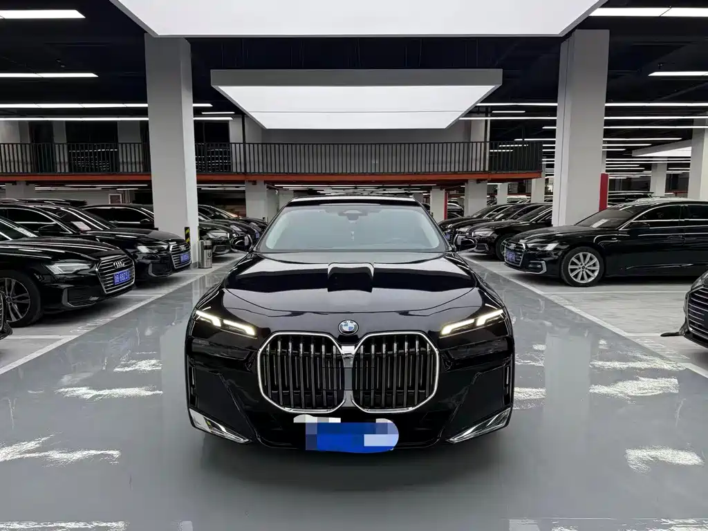 BMW 7 Series 2023 735Li M Sports Package купить на сайте DeffCars