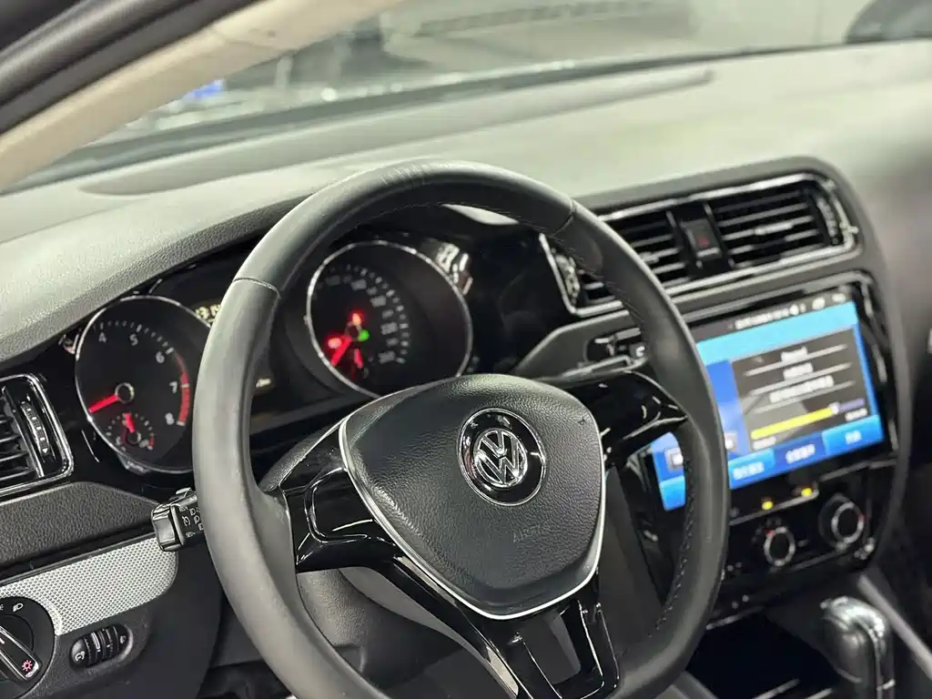 Sagitar 2015 230TSI automatic comfort model купить на сайте DeffCars