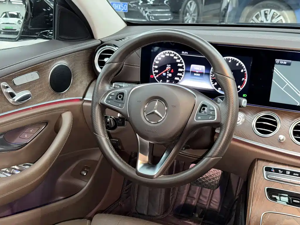 Mercedes-Benz E-Class 2018 E 200 L купить на сайте DeffCars