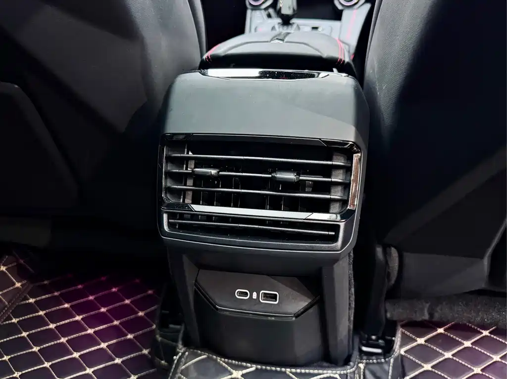Lynk & Co 05 2022 2.0TD four-wheel drive Halo купить на сайте DeffCars