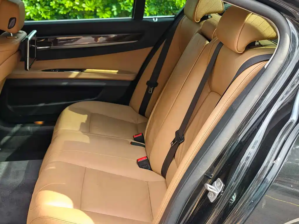 BMW 7 Series 2014 730Li Exclusive Edition купить на сайте DeffCars