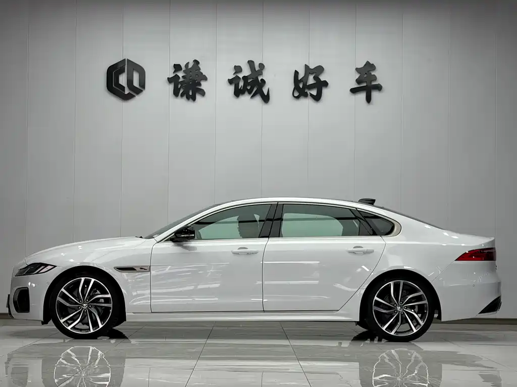 Jaguar XFL 2024 2.0T P300 four-wheel drive flagship sports gold version купить на сайте DeffCars